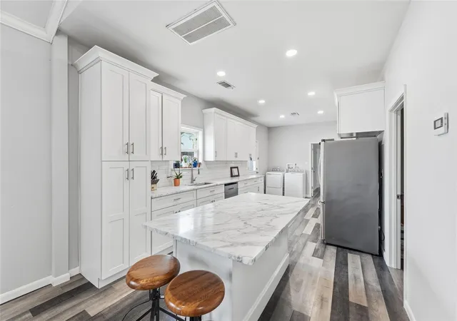 3rd image of 202 E 34Th St, Houston, TX 77018 | MLS# 87329125