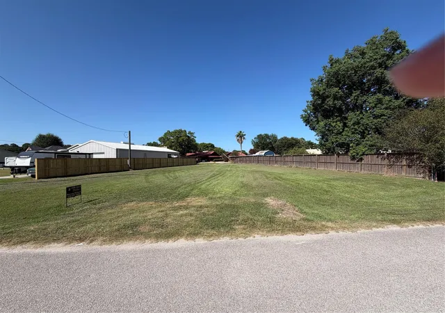 3rd image of 395 Governor Hogg Dr, Point Blank, TX 77364 | MLS# 7058418