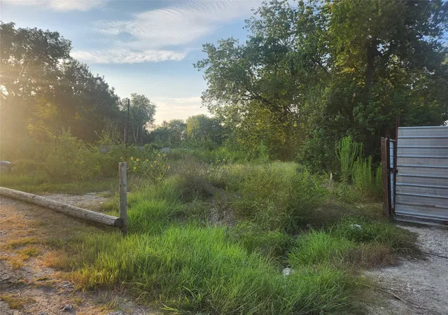 Photo 1 of Sale Pending at 16026 Sam Brookins St, Sugar Land, TX 77498 | MLS# 40860663 | Listing updated on 2026-09-13
