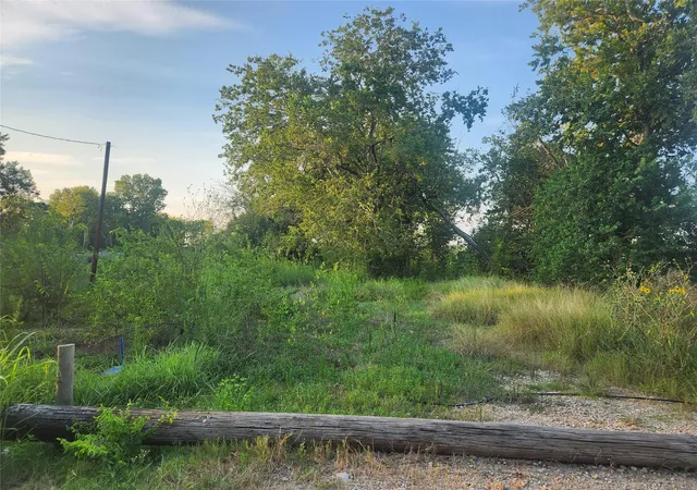 Photo 2 of Sale Pending at 16026 Sam Brookins St, Sugar Land, TX 77498 | MLS# 40860663 | Listing updated on 2026-09-13