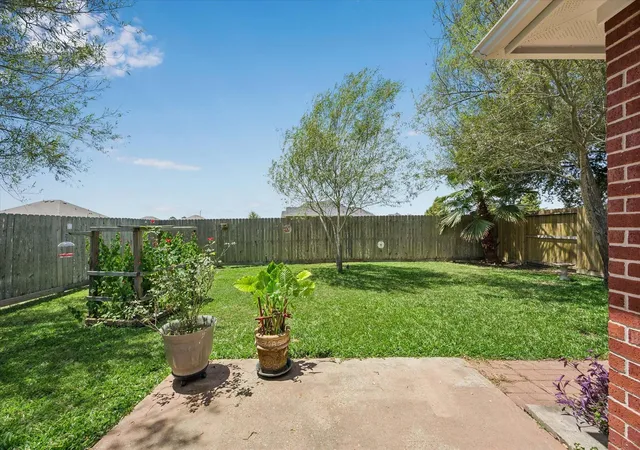 9th image of 4341 Country Club Dr, Dickinson, TX 77539 | MLS# 51782710