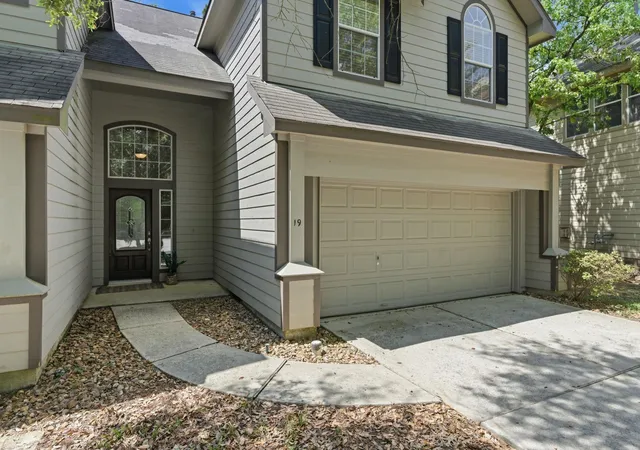 Homes for sale in The Woodlands, TX | 19 Aquiline Oaks Pl, The Woodlands, TX 77382 | MLS# 85906524