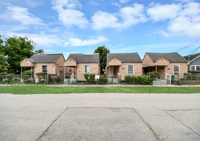 1st image of 3317 Sampson St, Houston, TX 77004 | MLS# 68414706