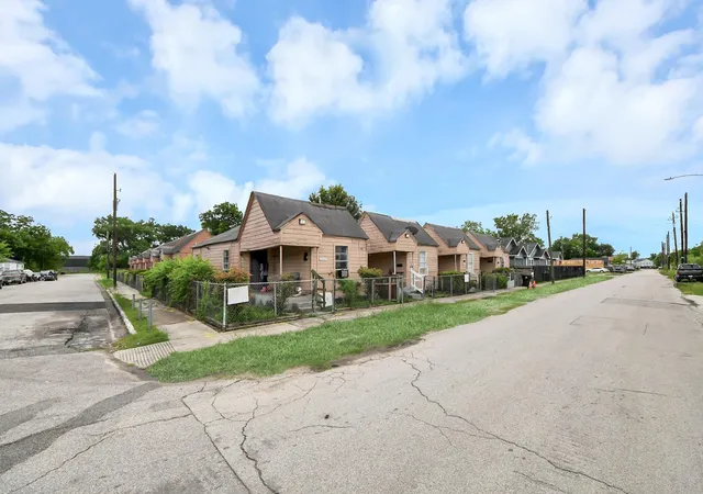 3rd image of 3317 Sampson St, Houston, TX 77004 | MLS# 68414706