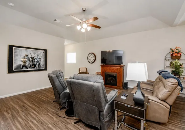 Photo 4 of Single family home for sale at 805 Willow Ave, Cleveland, TX 77327 | MLS# 83585383 | Listing updated on 2026-07-28