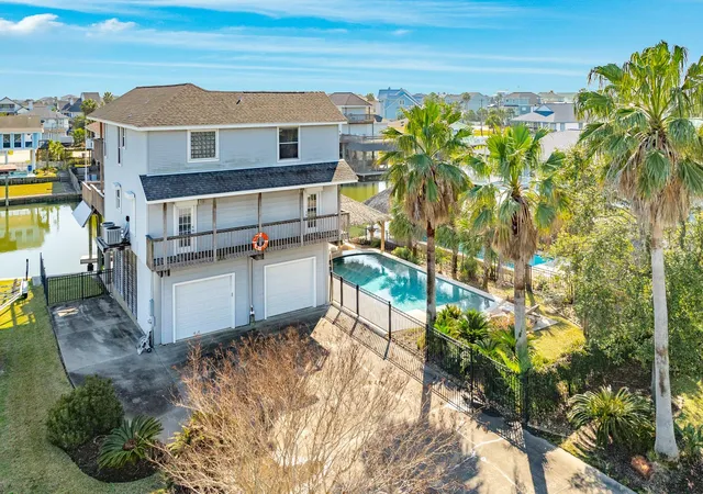 2nd image of 1319 Coral Way, Galveston, TX 77554 | MLS# 30863624