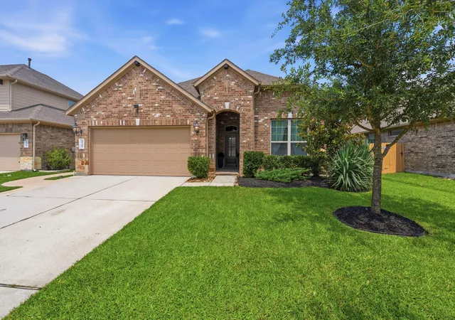 Photo 2 of Single family home for sale at 28208 Mallard Reach Dr, Spring, TX 77386 | MLS# 84798336 | Listing updated on 2026-07-24