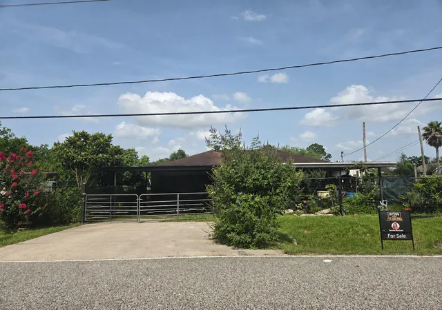 Photo 1 of Single family home for sale at 8917 Comal St, Houston, TX 77051 | MLS# 71155774 | Listing updated on 2026-09-11