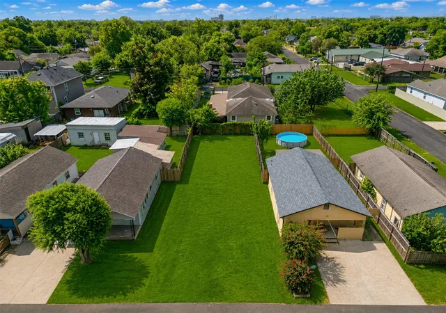 1st image of 3806 Lila St, Houston, TX 77026 | MLS# 9805015