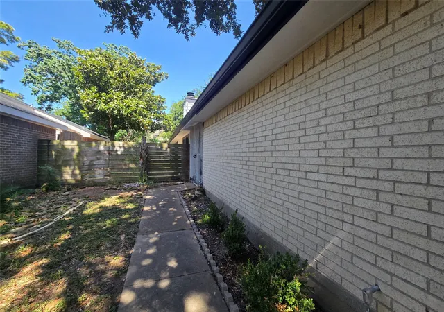 Photo 3 of Sale Pending at 1614 Bradney Dr, Houston, TX 77077 | MLS# 71343924 | Listing updated on 2026-09-14