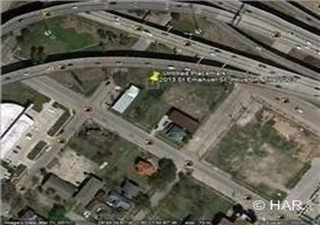 Photo 1 of Land for sale at 2013 St Emanuel St, Houston, TX 77003 | MLS# 80421194 | Listing updated on 2024-11-08