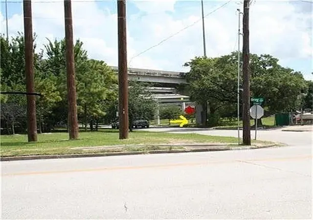 Photo 2 of Land for sale at 2013 St Emanuel St, Houston, TX 77003 | MLS# 80421194 | Listing updated on 2024-11-08