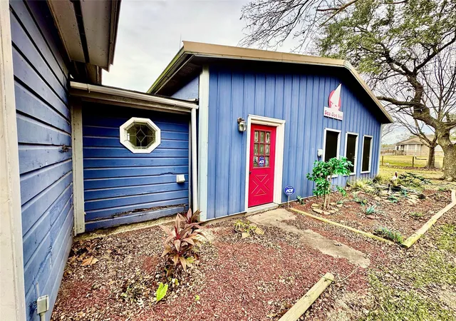 2nd image of 310 Ellen Ave, League City, TX 77573 | MLS# 32504360