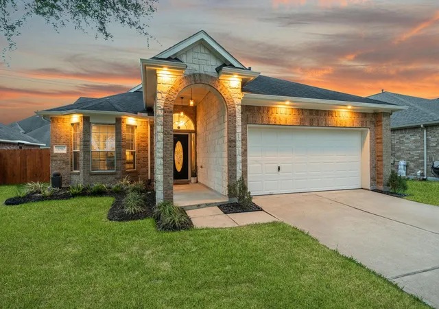 Homes for sale in Pearland, TX | 3216 Cactus Heights Ln, Pearland, TX 77581 | MLS# 95631362