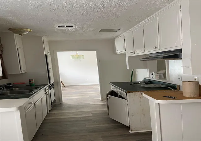 Photo 4 of Single family home for sale at 4007 Knotty Oaks Trl, Houston, TX 77045 | MLS# 98697846 | Listing updated on 2026-09-06