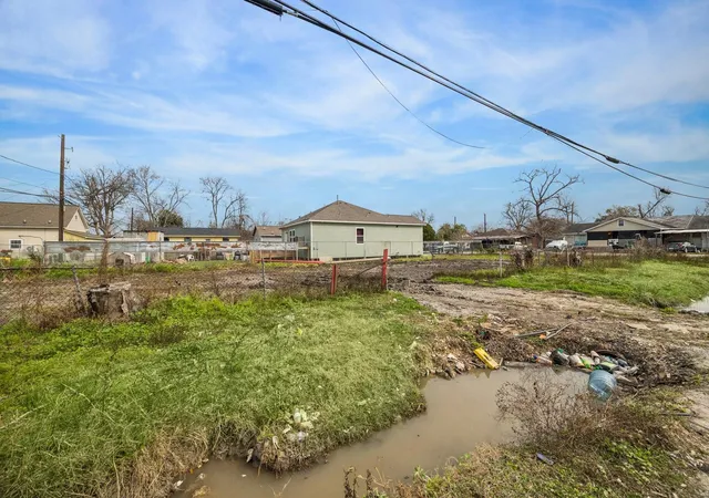 4th image of 248 Hoffman St, Houston, TX 77020 | MLS# 23888727