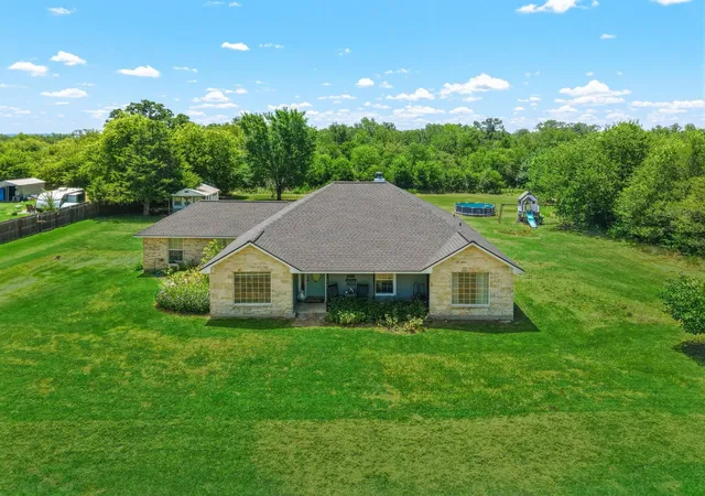 1st image of 10747 Whispering Oaks Dr, Hearne, TX 77859 | MLS# 78467868
