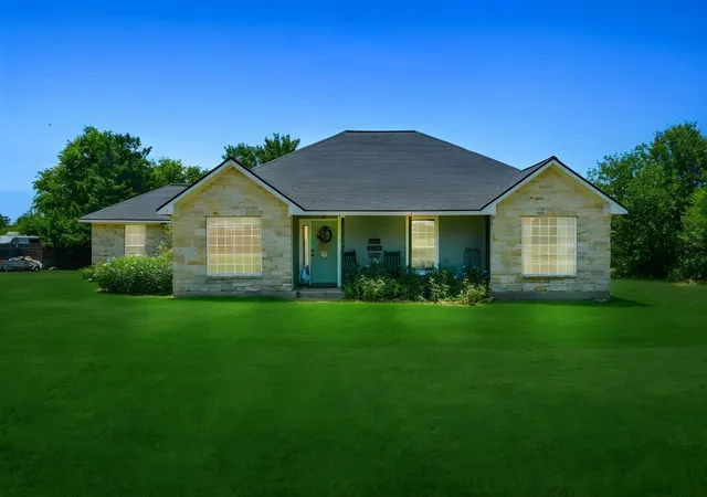 2nd image of 10747 Whispering Oaks Dr, Hearne, TX 77859 | MLS# 78467868
