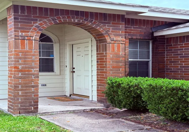 Photo 2 of Single family home for sale at 4015 Bealey Ln, Houston, TX 77047 | MLS# 56851703 | Listing updated on 2026-07-31