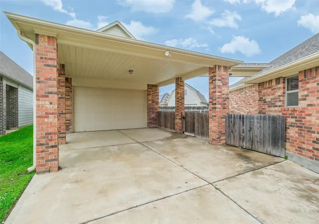 Photo 3 of Single family home for sale at 6811 Gonzales Point, Manvel, TX 77578 | MLS# 75264906 | Listing updated on 2026-09-11