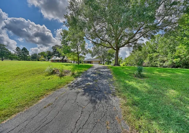 2nd image of 4041 Fm 389, Brenham, TX 77833 | MLS# 53726325