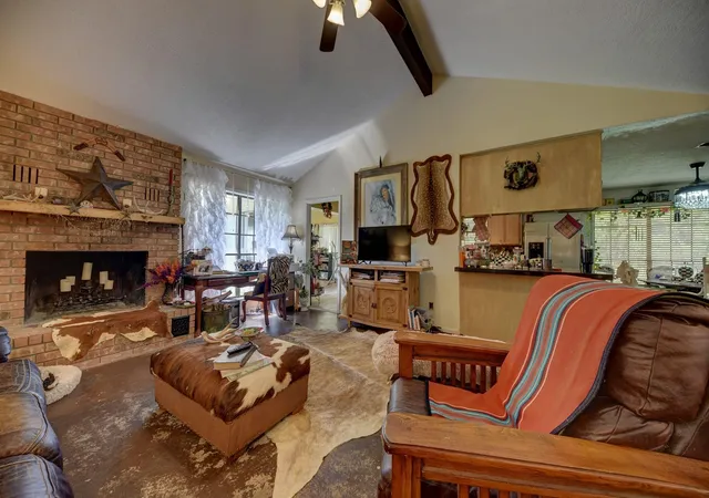 4th image of 4041 Fm 389, Brenham, TX 77833 | MLS# 53726325