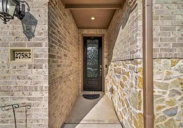 Photo 4 of Single family home for sale at 27582 Vivace Dr, Spring, TX 77386 | MLS# 32870117 | Listing updated on 2026-09-17