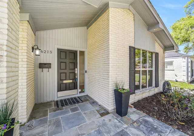2nd image of 6215 Queensloch Dr, Houston, TX 77096 | MLS# 86067992