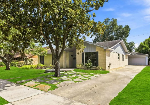 37th image of 6215 Queensloch Dr, Houston, TX 77096 | MLS# 86067992