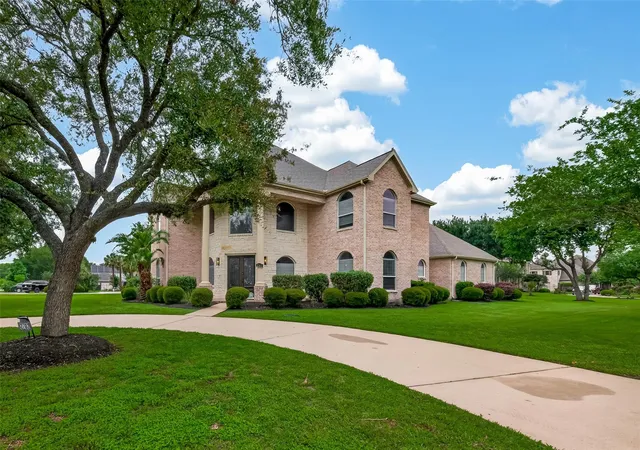 Photo 2 of Single family home for sale at 2702 Fort Caney Dr, Richmond, TX 77406 | MLS# 36417686 | Listing updated on 2026-09-10