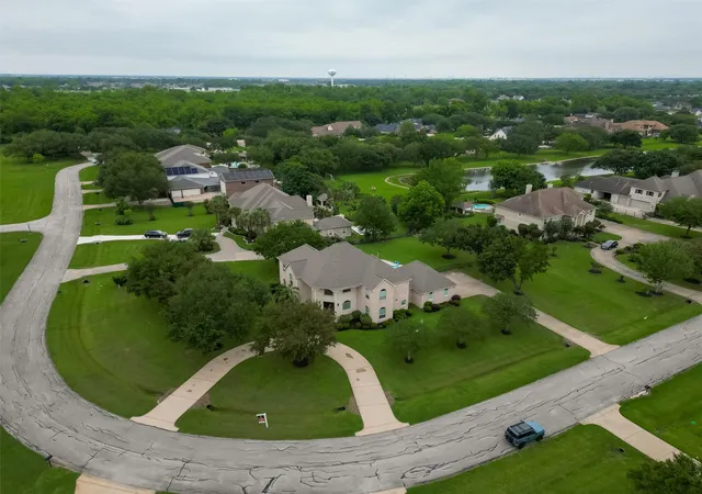 Photo 3 of Single family home for sale at 2702 Fort Caney Dr, Richmond, TX 77406 | MLS# 36417686 | Listing updated on 2026-09-10