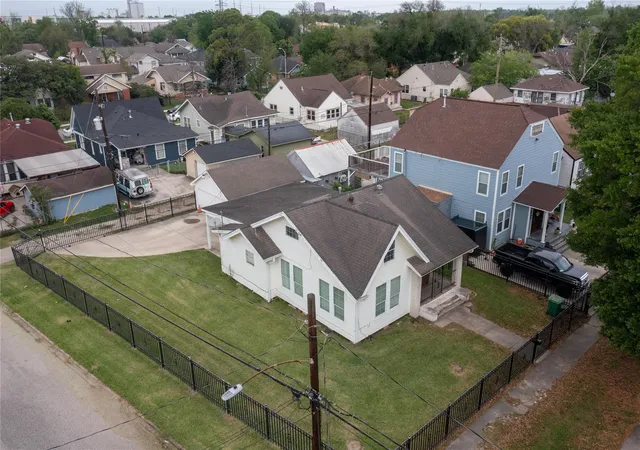 1st image of 101 Eastgate St, Houston, TX 77012 | MLS# 25592069