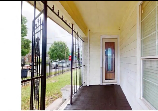 5th image of 101 Eastgate St, Houston, TX 77012 | MLS# 25592069