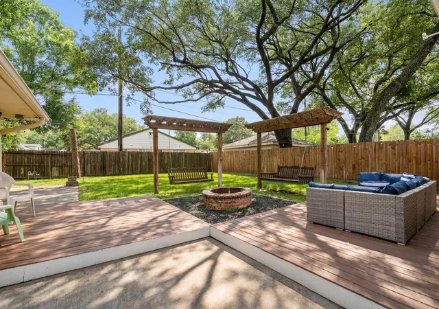 Photo 3 of Single family home for sale at 5658 Cartagena St, Houston, TX 77035 | MLS# 77960988 | Listing updated on 2026-09-13