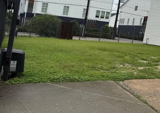 Photo 3 of Land for sale at 616 Cage St, Houston, TX 77020 | MLS# 20464786 | Listing updated on 2026-09-10