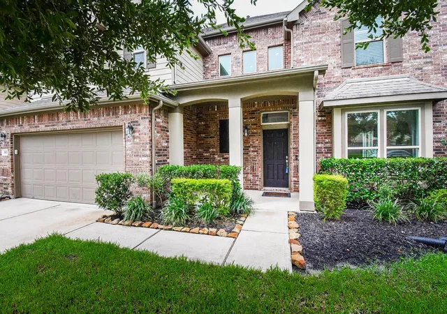 Photo 2 of Single family home for sale at 18031 Hampton Hills Dr, Humble, TX 77338 | MLS# 6478070 | Listing updated on 2026-08-31