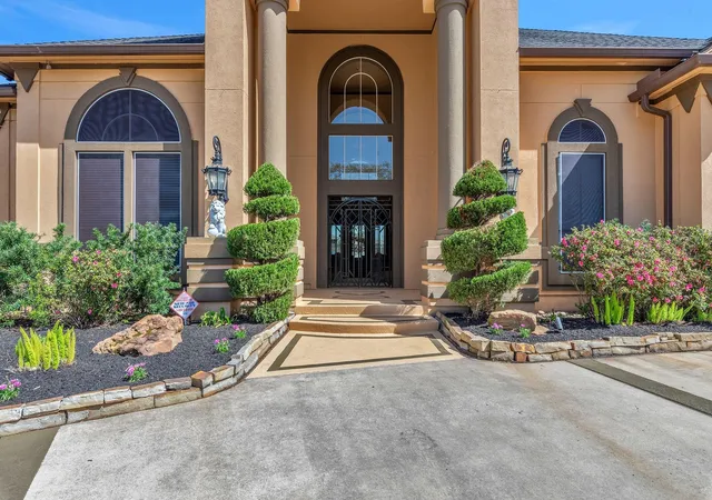 3rd image of 15818 Conners Ace Dr, Spring, TX 77379 | MLS# 36079426