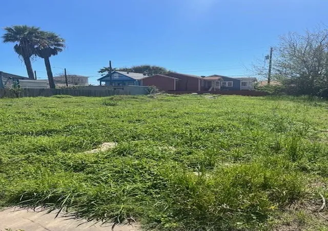 Photo 2 of Land for sale at 3819 Avenue S, Galveston, TX 77550 | MLS# 35370439 | Listing updated on 2026-07-25