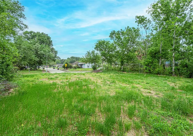 3rd image of 6031 Beekman Rd, Houston, TX 77021 | MLS# 54660486
