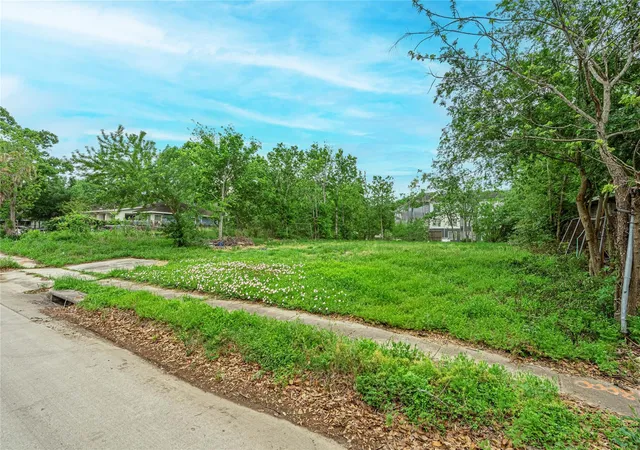4th image of 6031 Beekman Rd, Houston, TX 77021 | MLS# 54660486