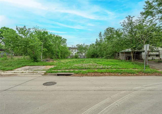 5th image of 6031 Beekman Rd, Houston, TX 77021 | MLS# 54660486