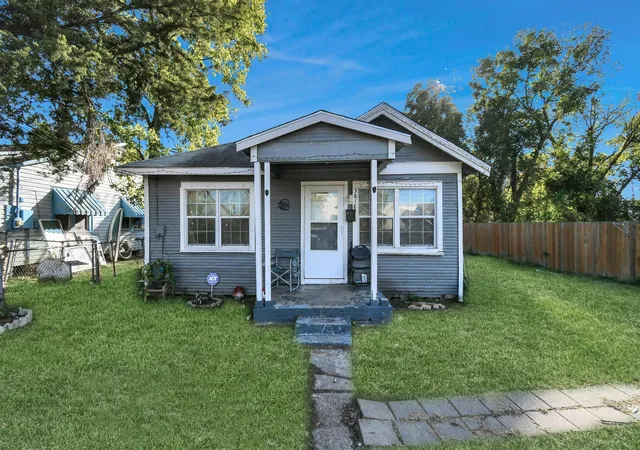 Photo 2 of Single family home for sale at 3818 Drew St, Houston, TX 77004 | MLS# 79650654 | Listing updated on 2026-07-25