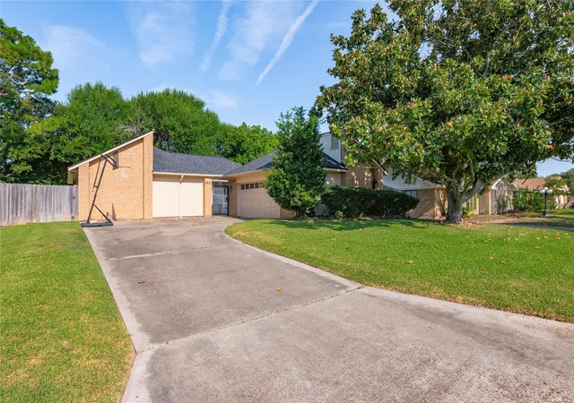 Photo 2 of Single family home for sale at 2701 20th St N, Texas City, TX 77590 | MLS# 82561769 | Listing updated on 2026-09-08