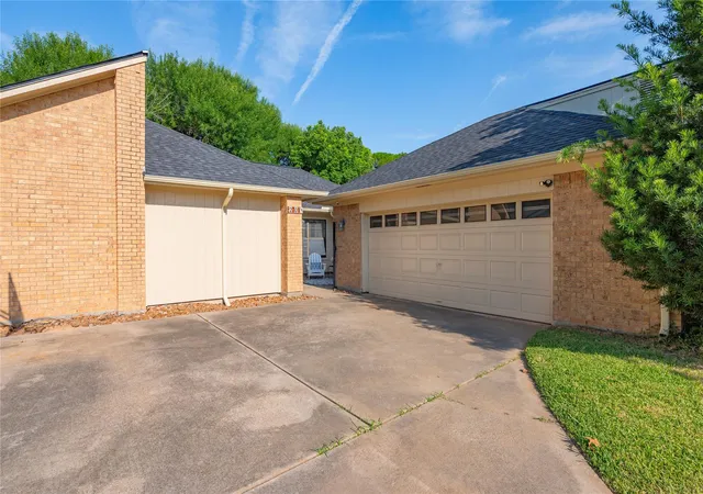 Photo 3 of Single family home for sale at 2701 20Th St N, Texas City, TX 77590 | MLS# 82561769 | Listing updated on 2026-09-08