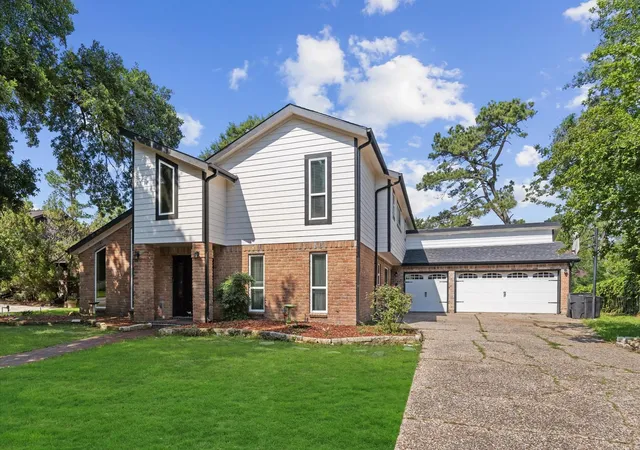 Photo 2 of Sale Pending at 20407 Spoonwood Dr, Humble, TX 77346 | MLS# 19862677 | Listing updated on 2026-09-09