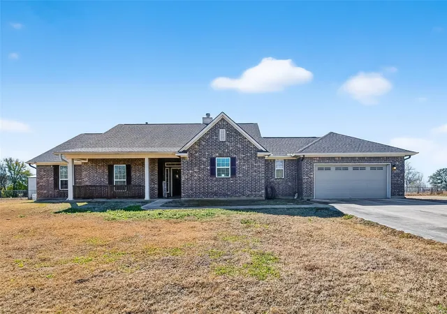 Photo 1 of Single family home for sale at 3418 Barbers Hl Rd, Highlands, TX 77562 | MLS# 4956014 | Listing updated on 2026-08-26
