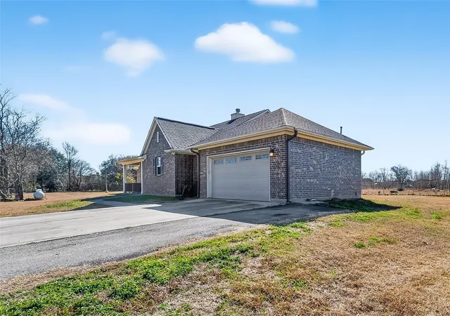 Photo 3 of Single family home for sale at 3418 Barbers Hl Rd, Highlands, TX 77562 | MLS# 4956014 | Listing updated on 2026-08-26