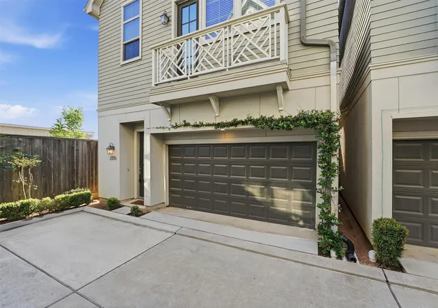 Photo 3 of Single family home for sale at 2117 Naomi St #B, Houston, TX 77054 | MLS# 30526554 | Listing updated on 2026-07-18