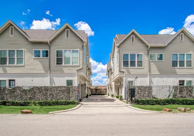 Photo 3 of Single family home for sale at 2117 Naomi St #B, Houston, TX 77054 | MLS# 30526554 | Listing updated on 2026-07-18