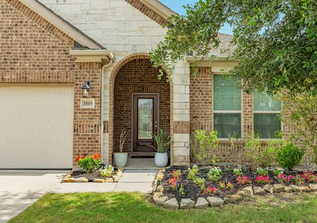 Photo 2 of Single family home for sale at 3519 Bay Dr, Rosharon, TX 77583 | MLS# 65728008 | Listing updated on 2026-08-14